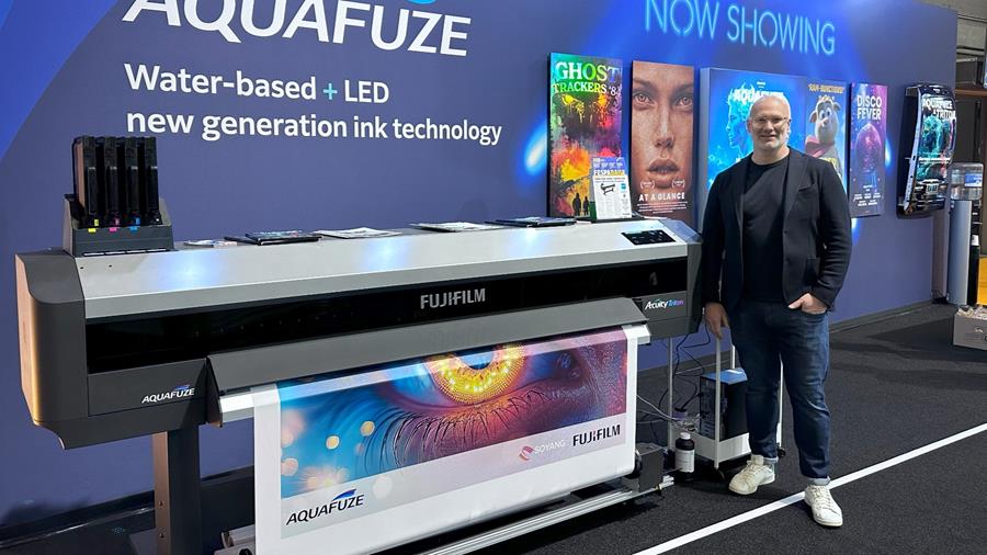Le groupe britannique Equinox signe le premier contrat pour l'imprimante Acuity Triton de Fujifilm